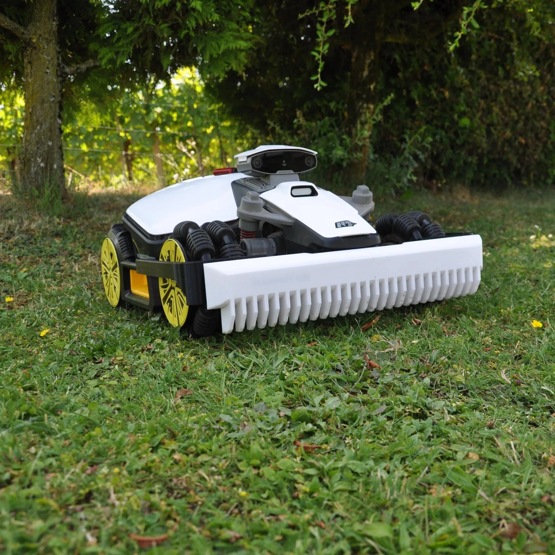 Mammotion Luba Mini – Frontschutz mit Rechenfunktion - Exact Designs